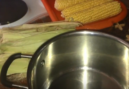 Как правильно варить кукурузу, и сколько нужно времени: тонкости приготовления летней вкусняшки
                                                                                