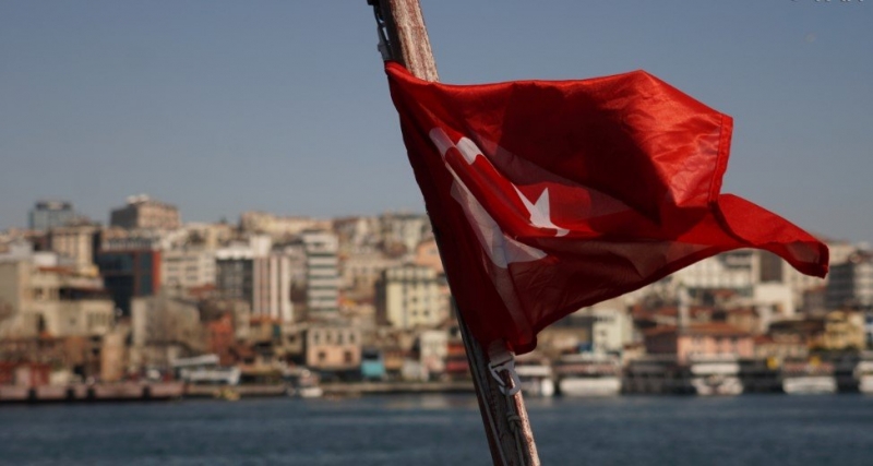 Нетрезвые туристки избили людей в Турции