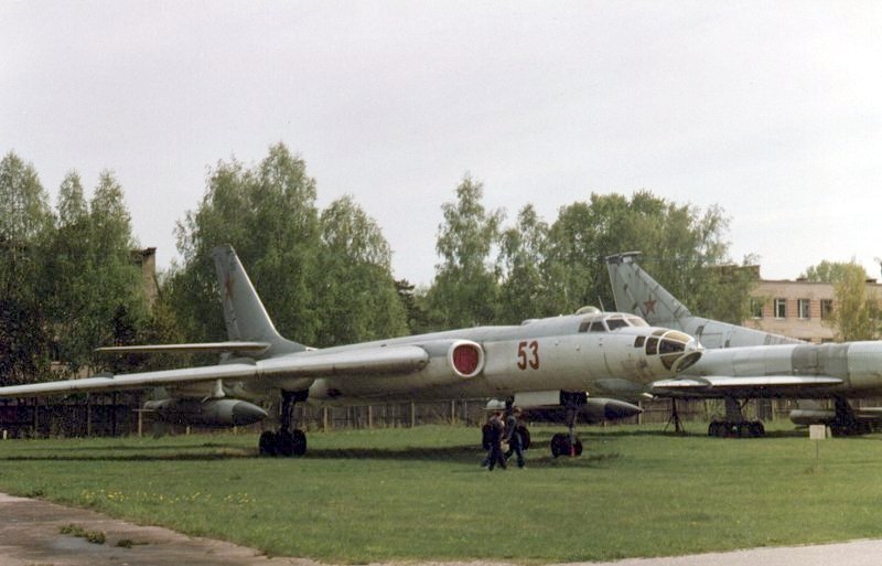Китайские бомбардировщики Хун-6 существенно проигрывают российским Ту-95МС