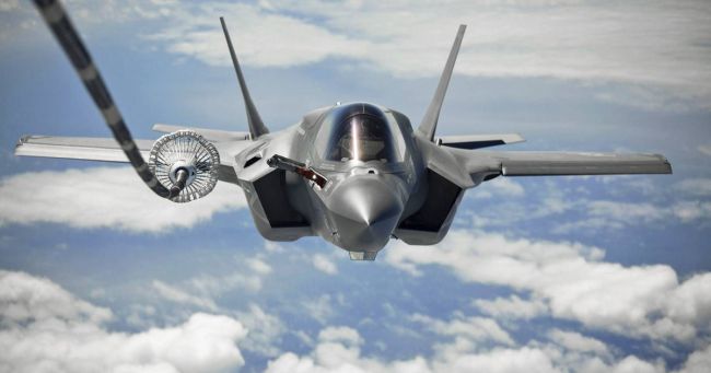 Министр обороны США назвал F-35 «куском…»
