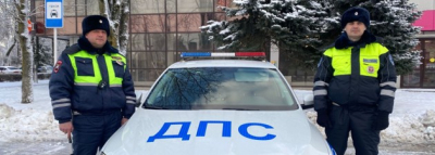 
        Ставропольские автоинспекторы оказали помощь водителю сломавшегося на трассе большегруза    