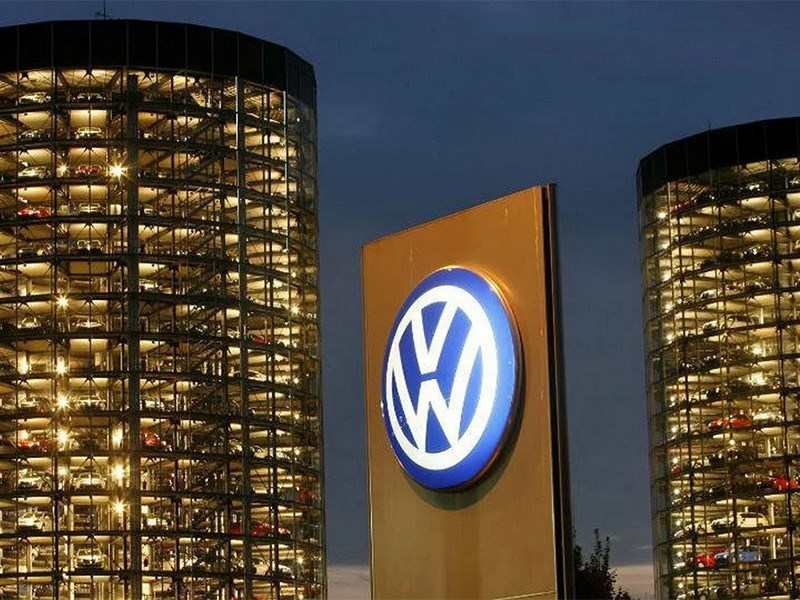 Volkswagen "отрезает" от себя Россию