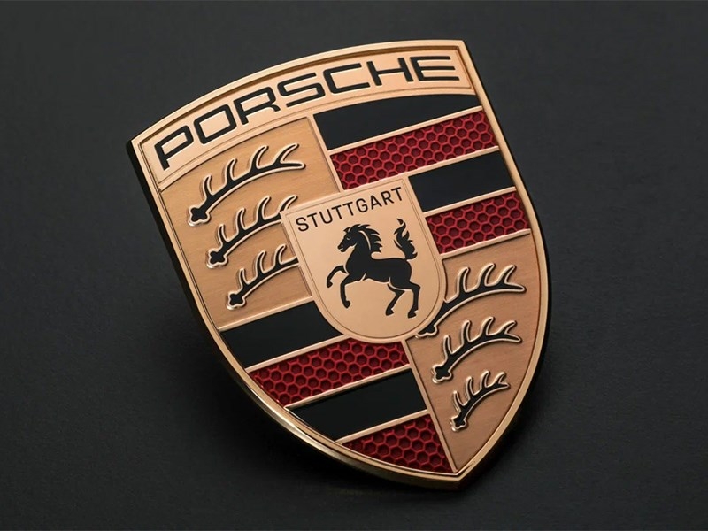 Компания Porsche обновила логотип