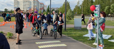 
        В Великом Новгороде на общественной территории отдыха прошли образовательные мастер-классы по дорожной безопасности    