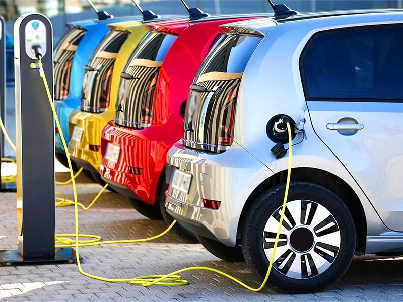 Европейцы чаще пересаживаются на электрические автомобили 