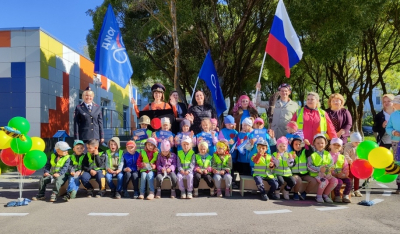 
        В Новгородской области сотрудники Госавтоинспекции и детский омбудсмен поздравили дошкольников с вступлением в ряды юных помощников инспекторов движения    