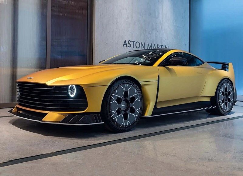 aston-martin-pokazal-trekovyj-superkar-valiant-moshhnostju-745-ls-24f0fb3.jpg
