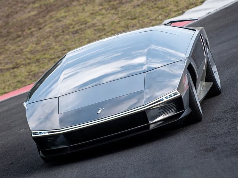 GFG Style представила уникальный суперкар в стиле концепта Maserati Boomerang 1972 года