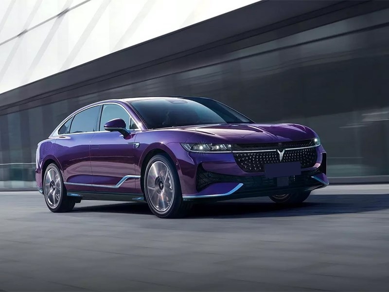 Гибридный седан Voyah Passion “пропишется” в России