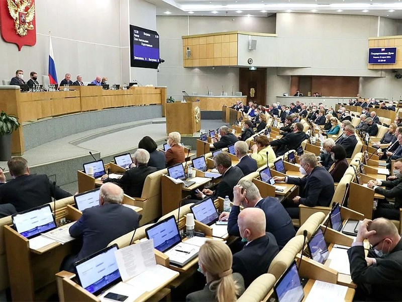 Депутатам рекомендовали отказаться от парковки на платных стоянках