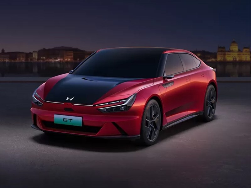 Honda представила серийные лифтбеки GT с разным дизайном и шестью экранами