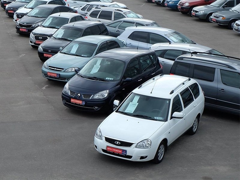 Продажи автомобилей с пробегом в марте выросли на 12,9%