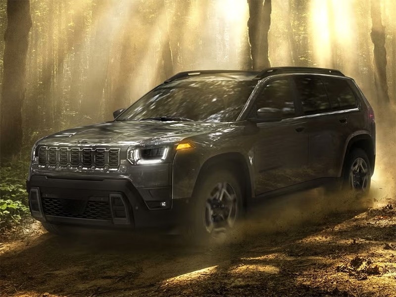 Jeep Cherokee получил новый дизайн и гибридную силовую установку