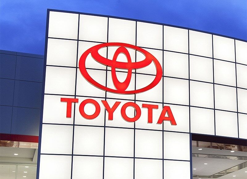 toyota-predupredila-o-vozmozhnom-roste-cen-iz-za-amerikanskih-poshlin-7aa0ab2.jpg