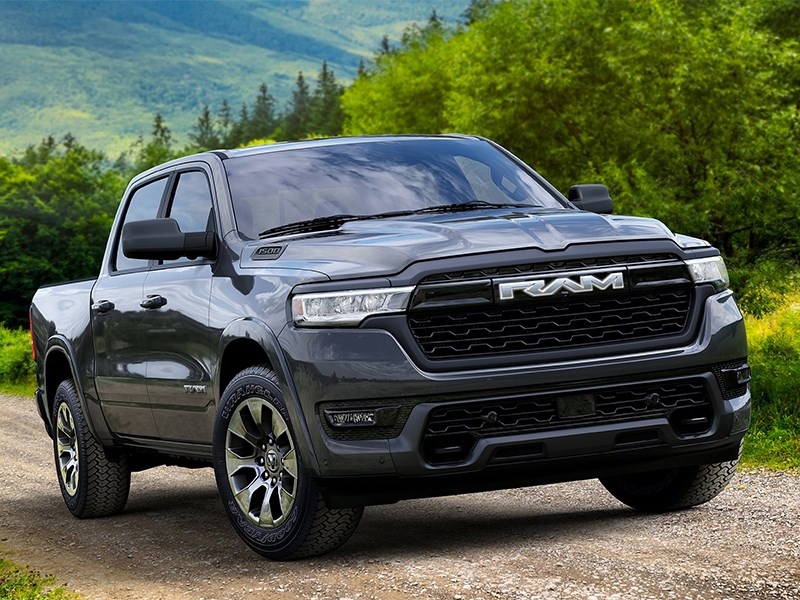 Ram возвращает двигатель HEMI V8 в пикап 1500