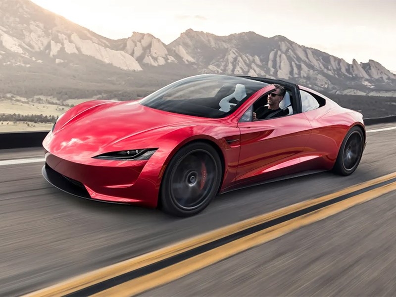 Tesla пророчит громкое возвращение Roadster