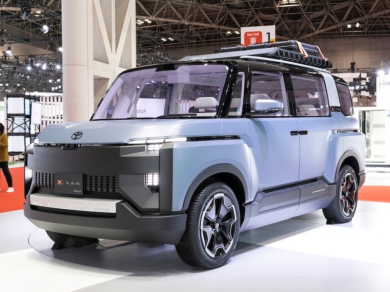 Toyota может выпустить внедорожный минивэн