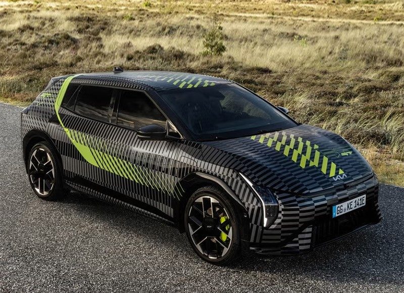 kia-ev4-gt-gotovitsja-stat-novym-elektricheskim-sportkarom-marki-e41fc01.jpg