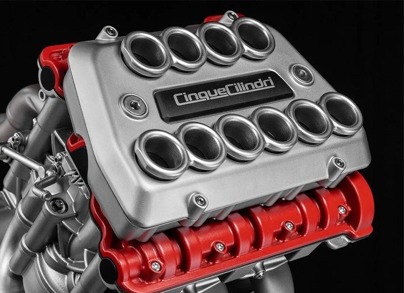 italjancy-iz-mv-agusta-sozdali-unikalnyj-5-cilindrovyj-motor-d35a8a1.jpg