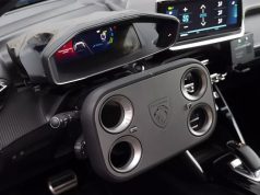 Peugeot планирует оснастить свои будущие модели прямоугольными рулями