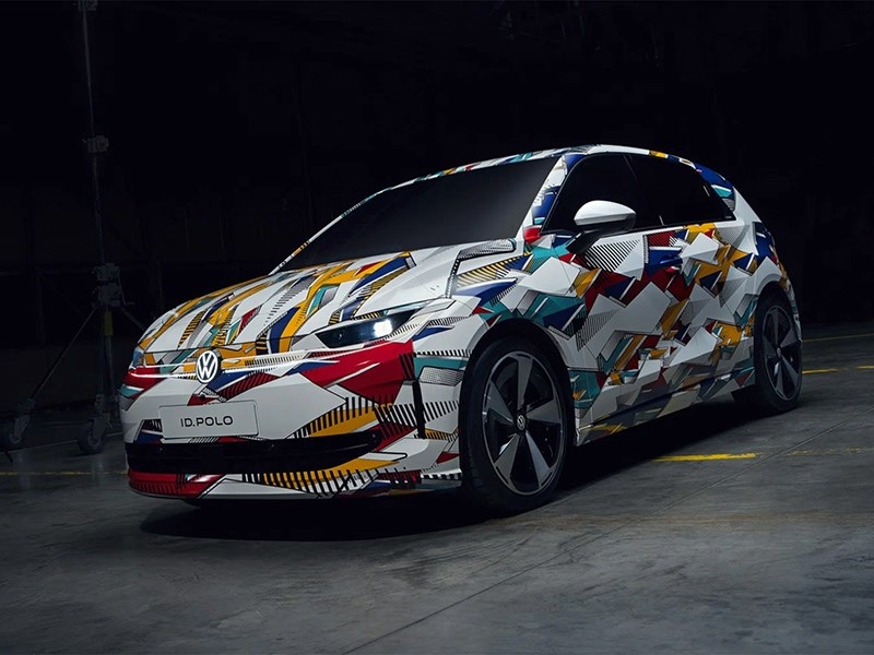 Volkswagen показал новый ID. Polo. Электрический хэтч станет мощнее и просторнее бензинового