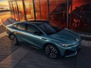 Volkswagen и Xpeng представили электроседан ID. Unyx 07 с запасом хода 558 км