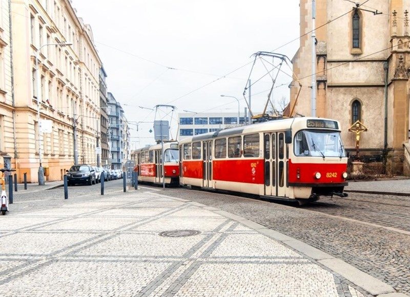 moskovskie-avtomobilisty-vyplatili-bolee-100-mln-rublej-za-zaderzhki-dvizhenija-tramvaev-0b9542b.jpg