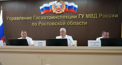mihail-chernikov-provel-rabochee-soveshhanie-s-sotrudnikami-gosavtoinspekcii-rostovskoj-oblasti-07b8fe9.jpg