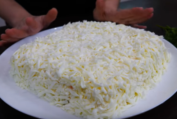 Красивенный салат мимоза: состав и новая версия

                        