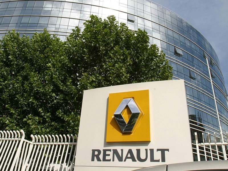 Российские дилеры Renault требуют денег